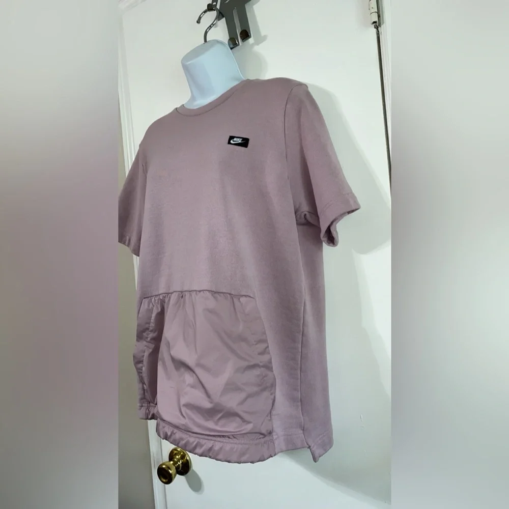 Nike mauve short sleeve shirt size medium